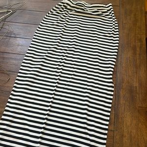 Xhilaration maxi skirt